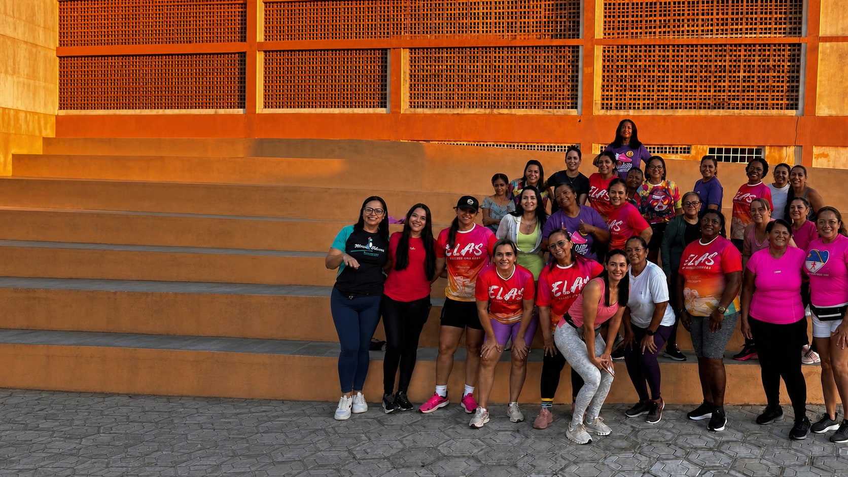 Mulheres reunidas para atividades funcionais em Serra Talhada